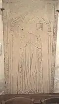 La dalle figurant sœur d'Odon de Saint-Denis.