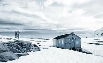 Cabane du BAS à la Pointe Damoy.