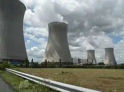 Les tours aéroréfrigérantes de la centrale de Dampierre en 2010