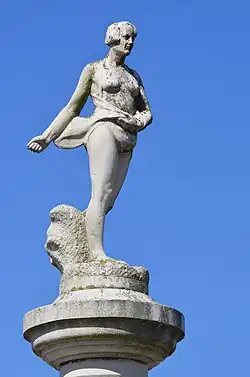 La Semeuse, monument aux morts 1914-1918 dans le cimetière.