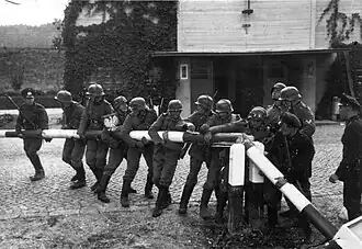 Description de cette image, également commentée ci-après
