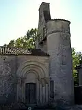 Clocher-mur, tourelle et portail en façade nord (oct.&nbsp;2012)