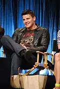 David Boreanaz interprète l'agent spécial Seeley Booth.