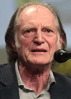 David Bradley interprète Pr Abraham Setrakian