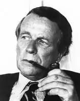 Description de l'image David ogilvy.jpg.
