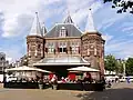 Façade Sud avec le café-restaurant In de Waag