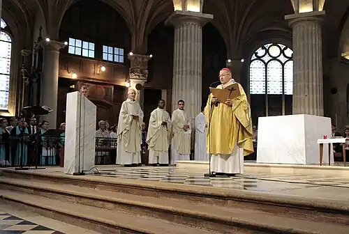 Dédicace du nouvel autel de Saint-Médard le 11 septembre 2011.
