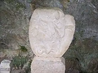 Pierre votive du mithraeum.