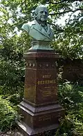 Buste d'Adolf Diesterweg sur sa tombe à Siegen