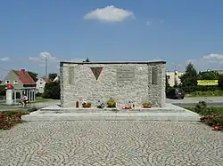 P-triangle au mémorial de Zgorzelec