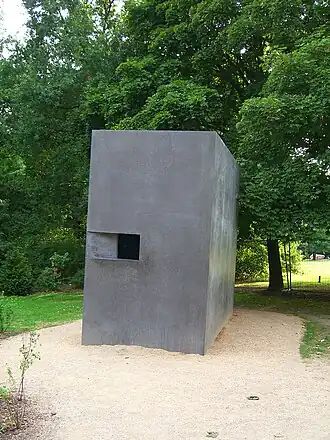 Mémorial pour les homosexuels persécutés par les Nazis par Elmgreen & Dragset.