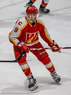 Description de l'image Dennis Gilbert - Calgary Wranglers - 2022.jpg.