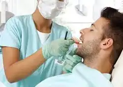Description de l'image Denture Delivery.jpg.