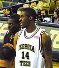 Derrick Favors ailier-fort de Georgia Tech, sélectionné en troisième position par les Nets du New Jersey.