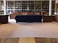 La salle d'audience vue depuis le siège du président de chambre.