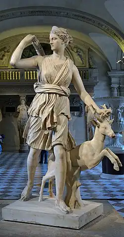 Artémis à la bichedite Diane de Versailles