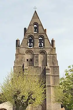 Le clocher-mur du XVIIe siècle.