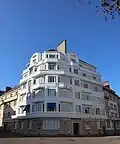 Immeuble  à l'angle de la rue des Roses et de la rue des Fleurs