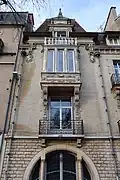 Immeuble au n°6 place Auguste-Dubois accolé à l'immeuble d'Eugène Brey