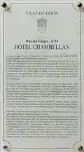 Plaque d'information trilingue (français, anglais, allemand)