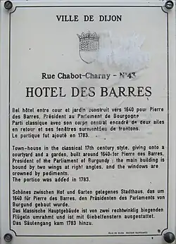 Plaque d'information trilingue (français, anglais, allemand).