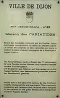 Plaque d'information trilingue (français, anglais, allemand).