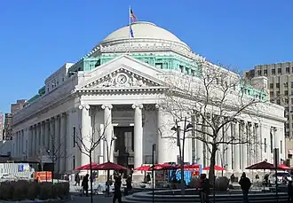 Siège de la Dime Savings Bank of New York.