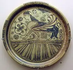 Plat. Sphinx, décor géométrique et floral, zone de pétales. Style orientalisant. Grèce de l'Est. 600-570.Musée archéologique de Rhodes