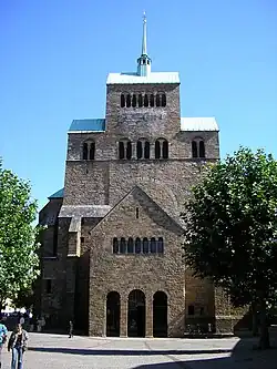 Cathédrale de Minden, transformée en aile ouest en 1152.