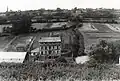 Domaine de Moulin Mer et le manoir circa 1920.