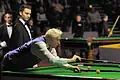Dominic Dale utilisant le reposoir.