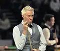 Image illustrant la façon particulière de Dominic Dale d'étaler sa craie sur son procédé.