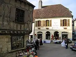 Vue vers l'église