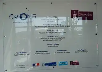 La plaque commémorative.