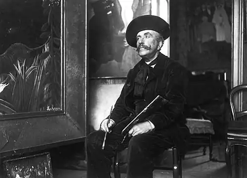 Photographie d'Henri Rousseau avec Éclaireurs attaqués par un tigre, Mauvaise Surprise et La Noce.