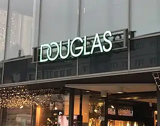 illustration de Douglas (parfumerie)