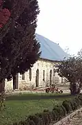 Ancienne bergerie, bordant la cour du château.