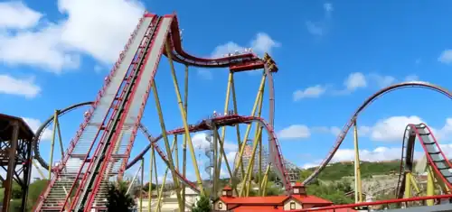 Dr. Diabolical's Cliffhanger à Six Flags Fiesta Texas.