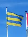 Le drapeau de Mardyck sur la digue de Malo-les-Bains