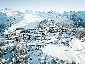 Vue aérienne de la station.