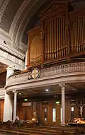 Arrière de la nef et orgue.