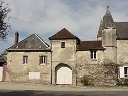 Entrée du manoir (XIIIe&nbsp;siècle).