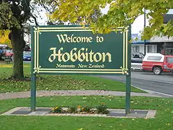 Panneau d'accueil « Welcome to Hobbiton »