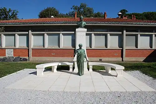 En 2009, après son transfert à l'École nationale vétérinaire de Toulouse, dans le quartier Lardenne.