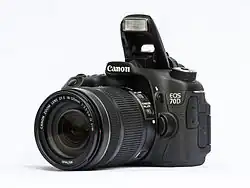 Description de l'image EOS70D 18-135STM flash.jpg.