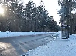 Arrêt de bus Lükati.