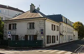 Pavillons de garde.