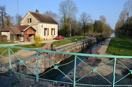 Écluse d'Égrevin.