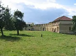 Écuries.