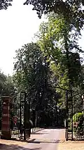 Entrée nord du Campus de l'Edhec.